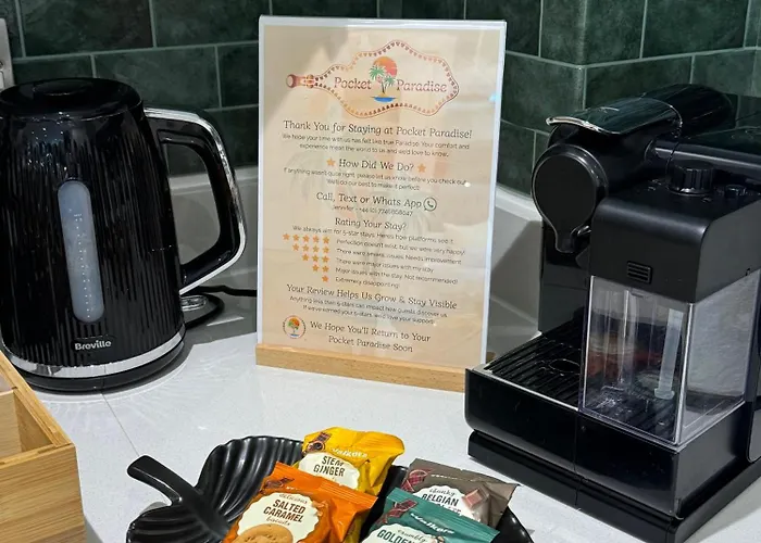 Velvet Leaf Retreat - 2 Bedrooms, 3 Beds, Ensuites, Park Views, Free Parking * Лідс